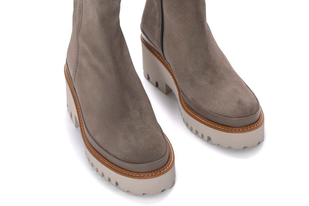 BOTIN PLATAFORMA CARMEN VELOUR TOPO