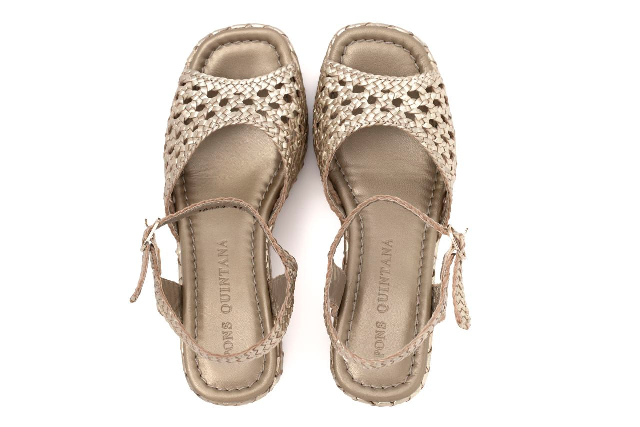 SANDALIA PLATAFORMA ANKARA METAL PLATINO