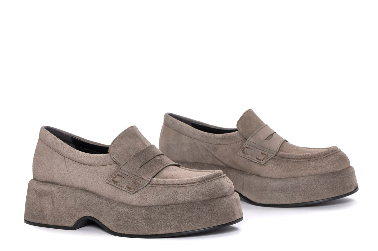 MOCASIN PLATAFORMA FLIPER VELOUR TOPO