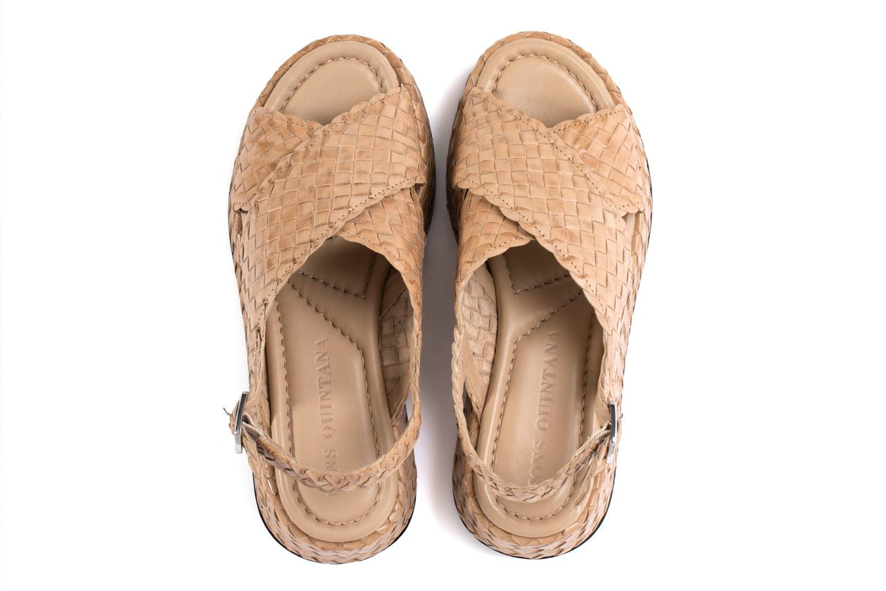 SANDALIA PLATAFORMA MAUI TRENZADO 8 MM TAUPE