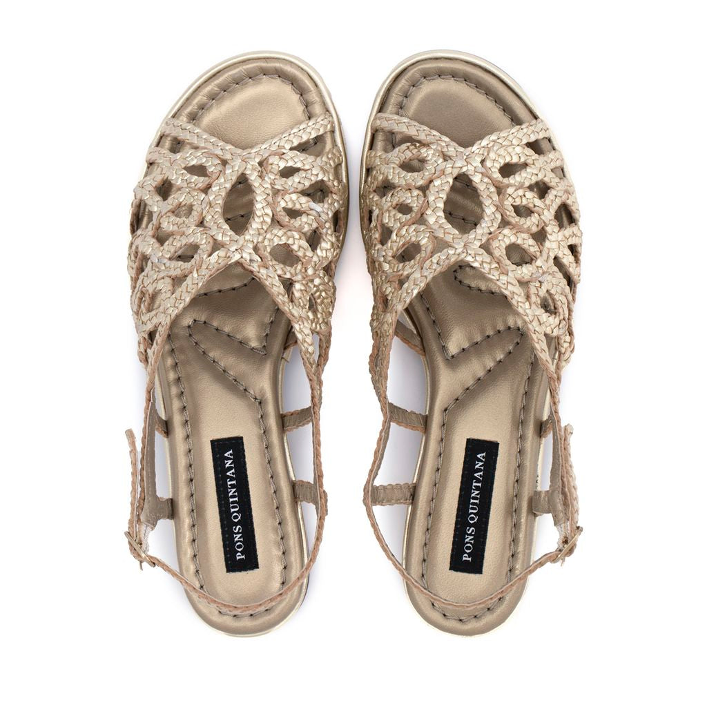 SANDALIA PLANA DIANA METAL PLATINO