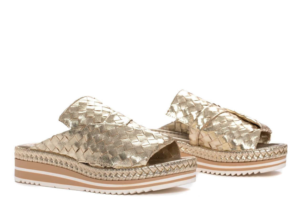 SANDALIA PLATAFORMA MILAN METAL PLATINO