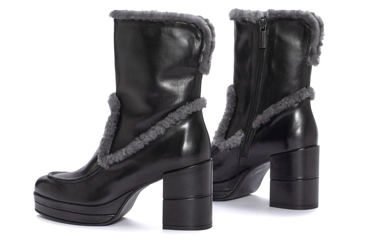 BOTIN TACON BRISA BABY CALF NEGRO + MOUTON CARBON