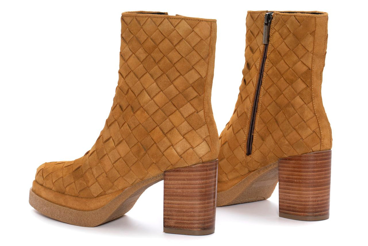 NAYLA 15 MM VELOUR SENAPE HEELED ANKLE BOOT