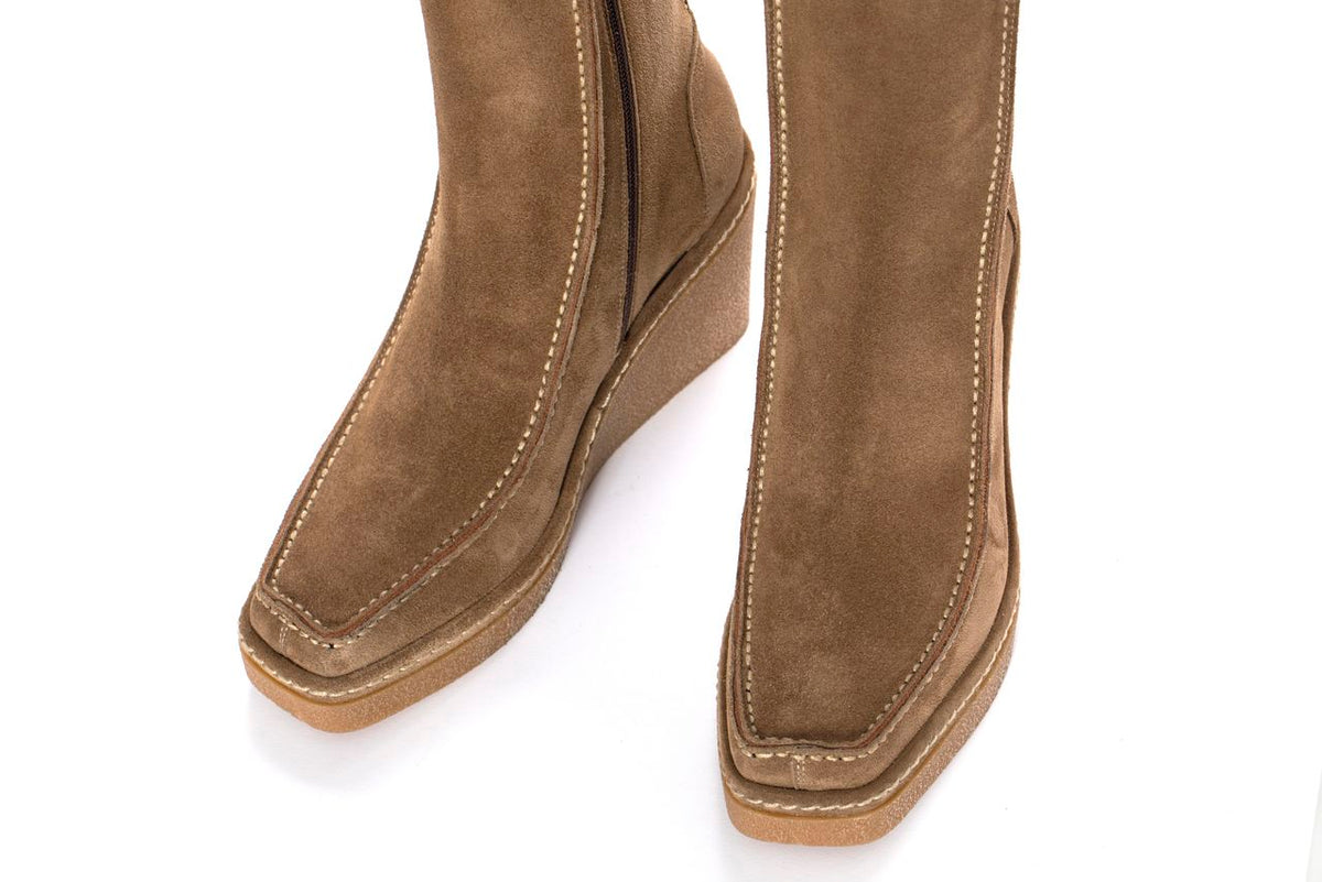 BOTA ESTELA VELOUR TAUPE