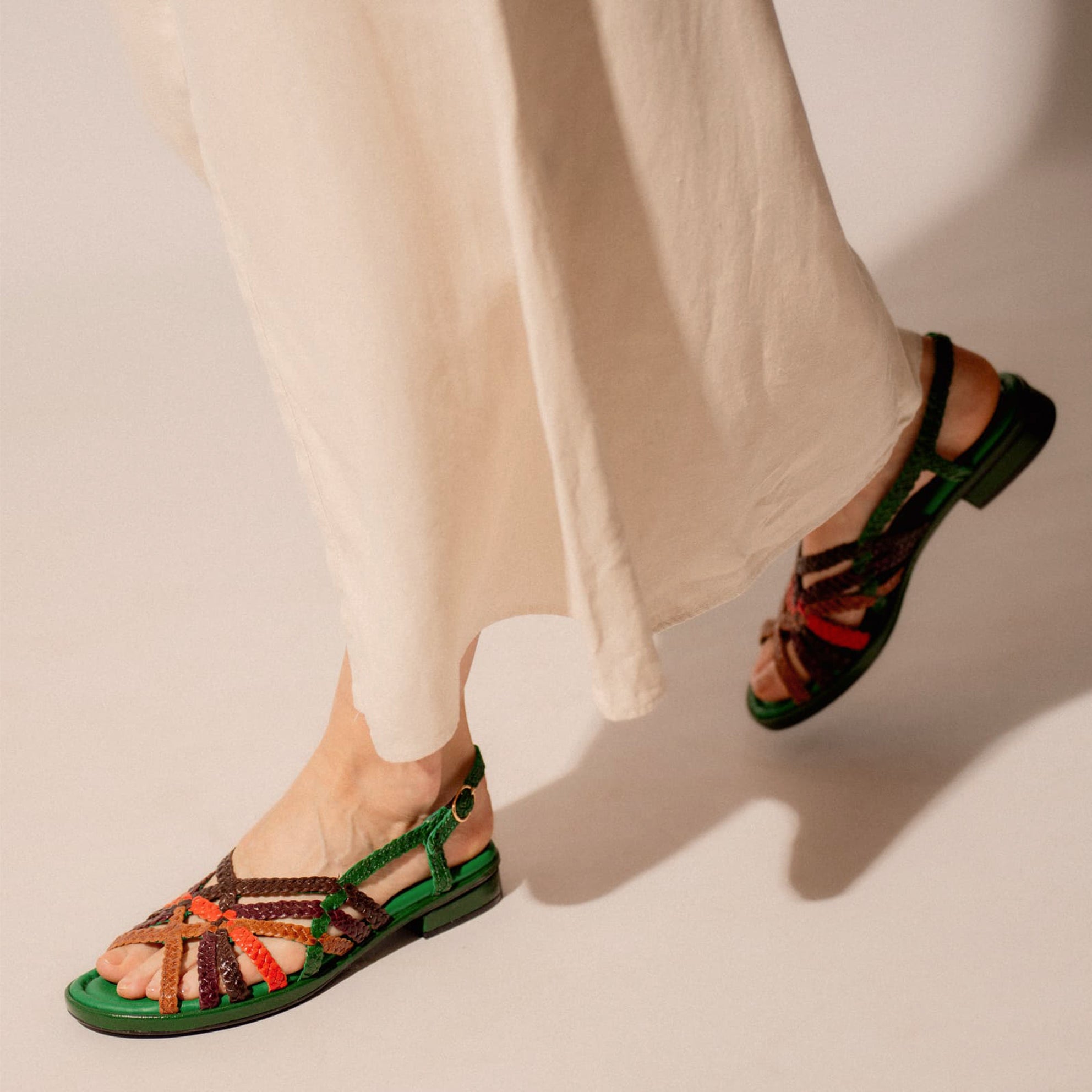 SANDALIA PLANA DIANA V222