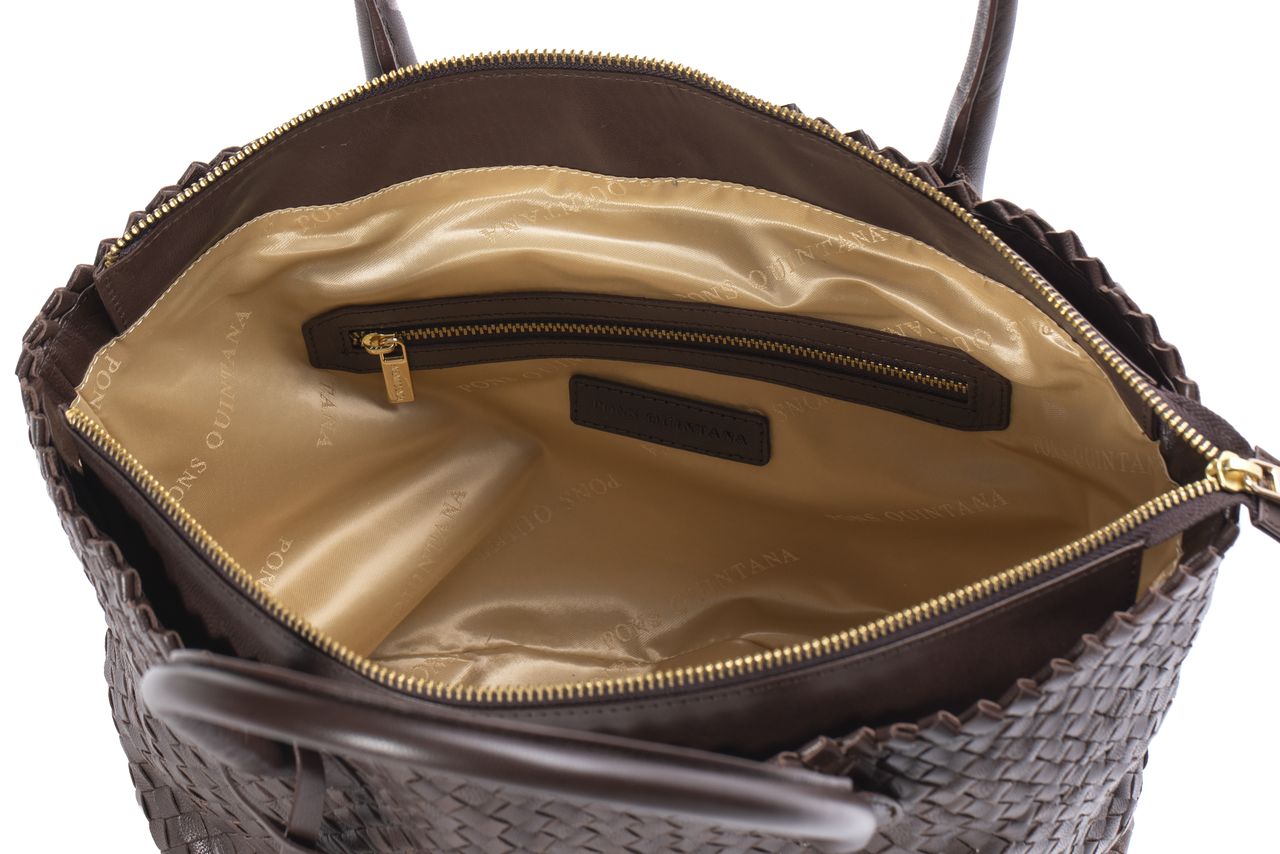 BOLSO DE MANO V209 TRENZADO CAFÉ