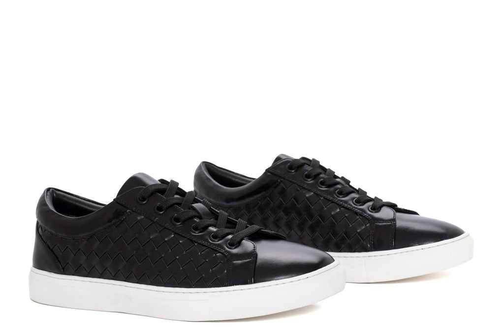 SPORTS SHOE M002 BLACK BRAIDED