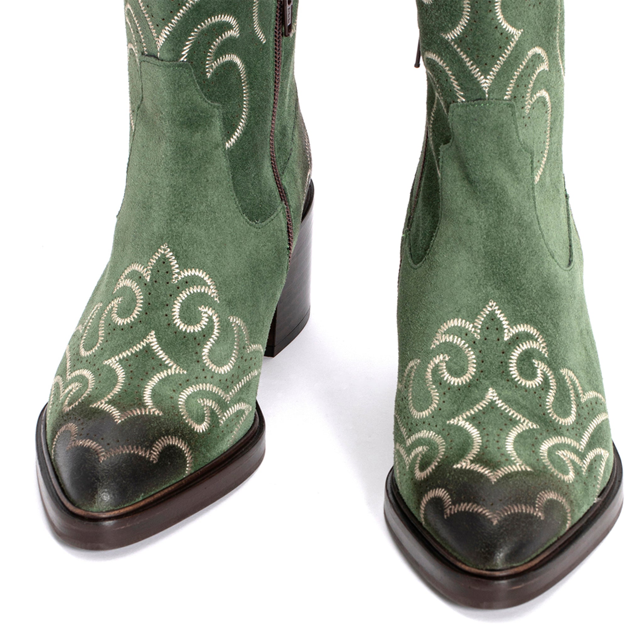 BOTA COWBOY MARIAN VELOUR CEDRO