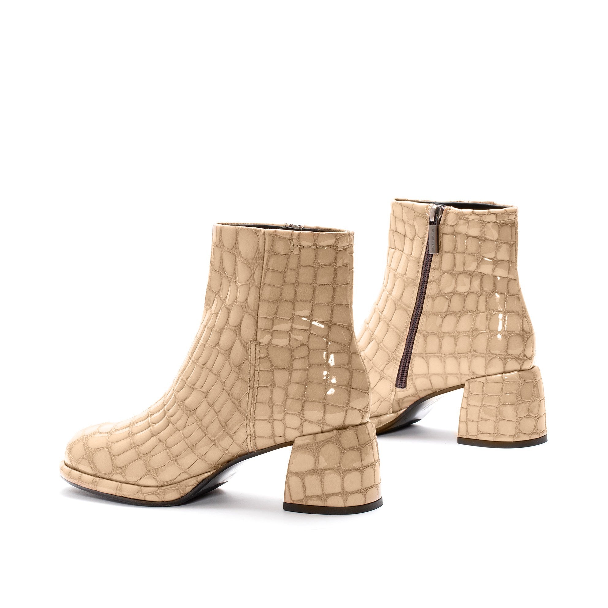 BOTIN TACON EMILIA ZAMBIA ARENA