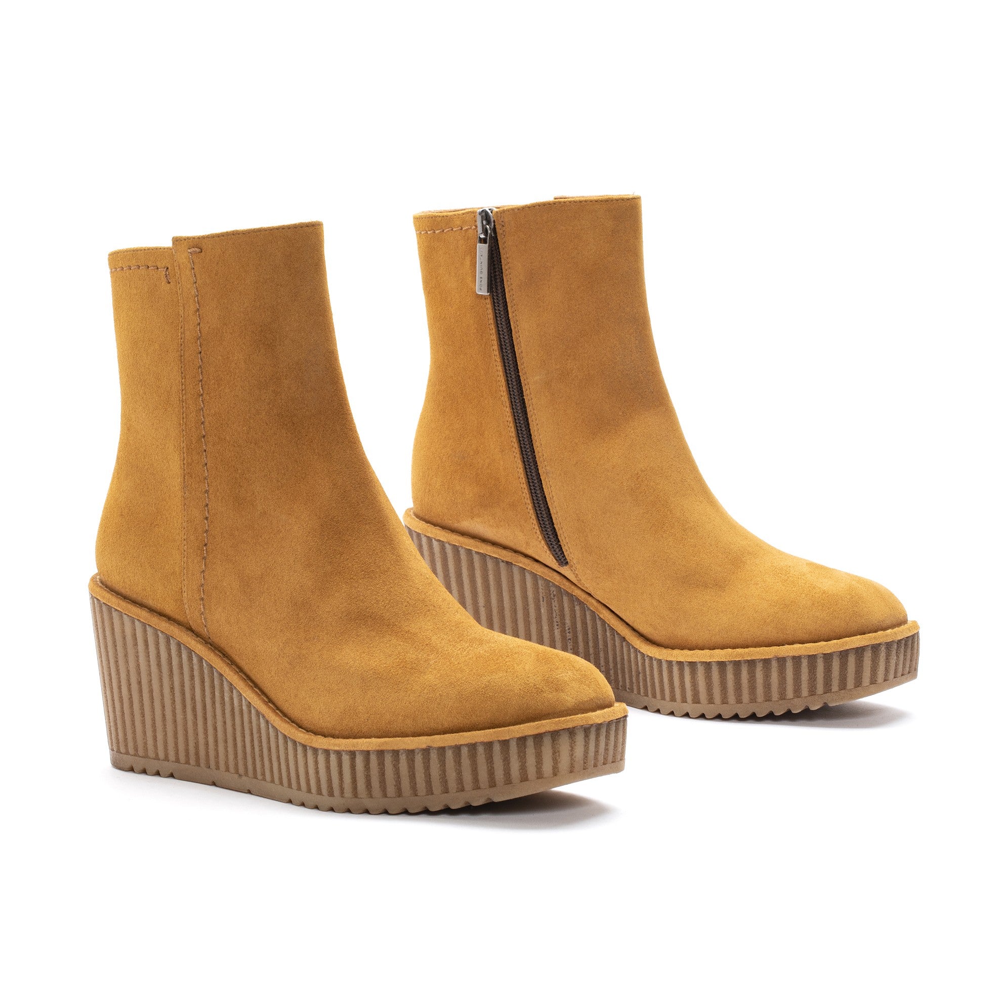 BOTIN PLATAFORMA CLAUDIA VELOUR MIEL