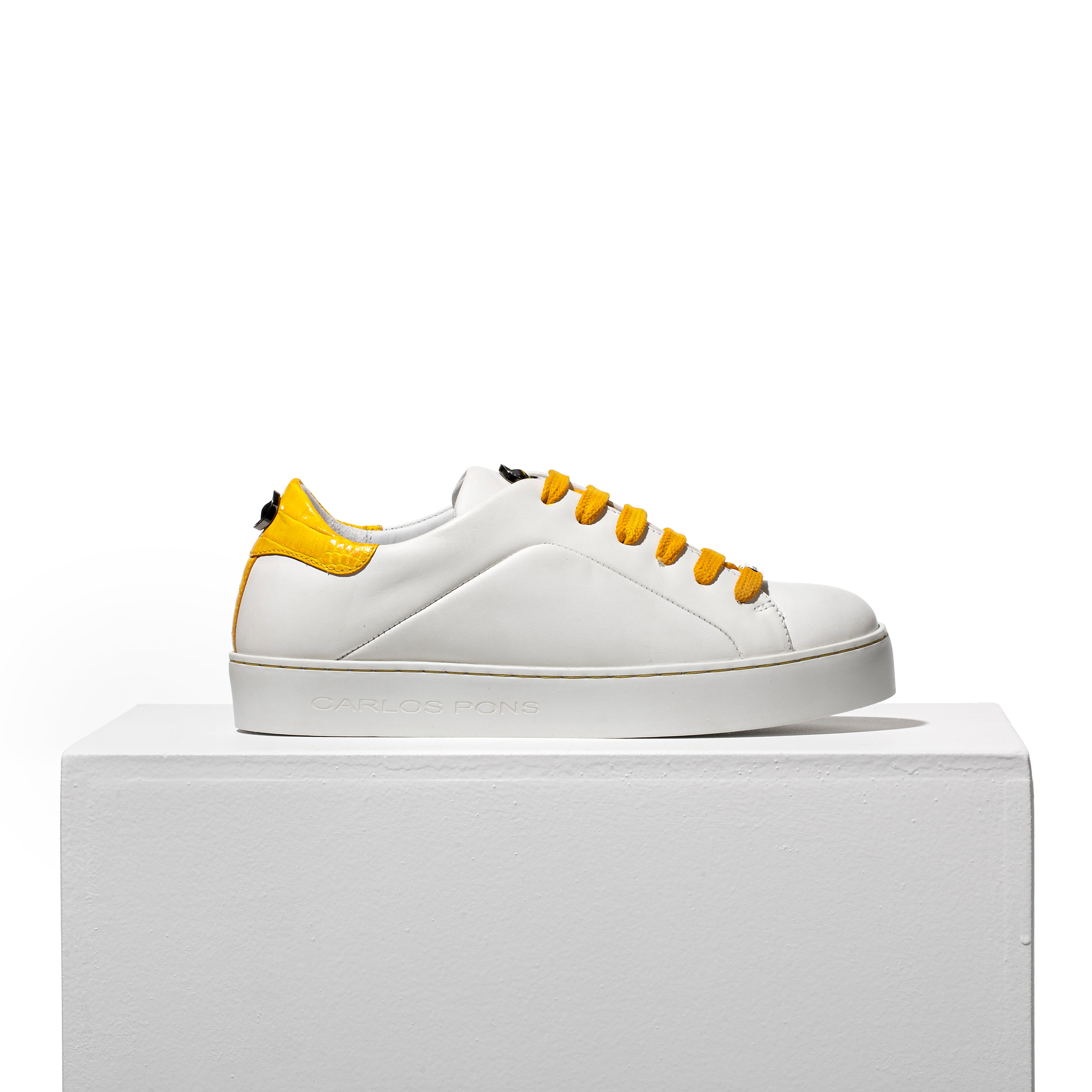 SNEAKER BASIC BLANCO - AMARILLO