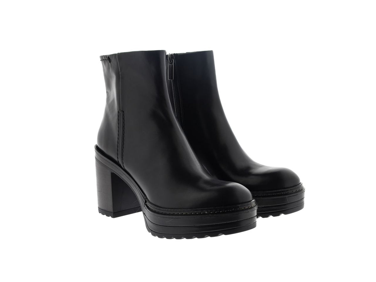 OLIVIA COUNTRY BLACK HEELED ANKLE BOOT