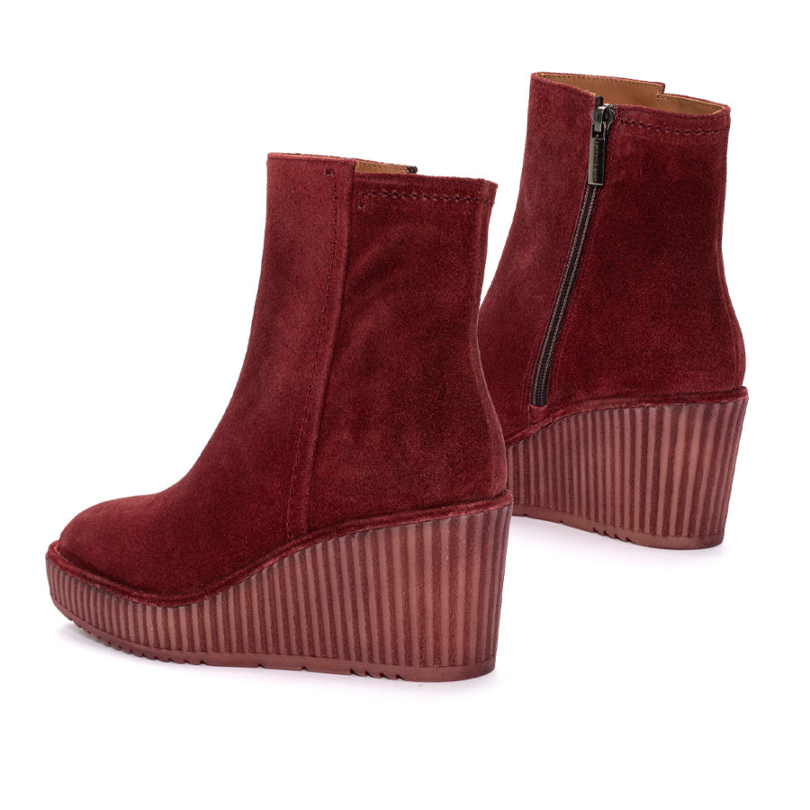 BOTIN PLATAFORMA CLAUDIA VELOUR RUBI