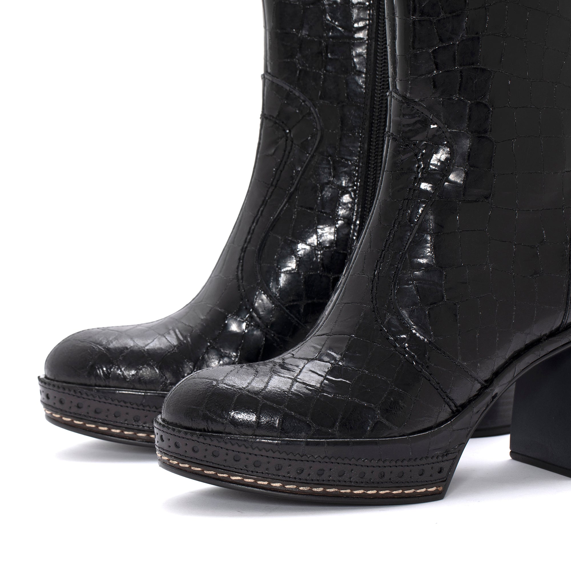 BLACK AMELIA COCONUT HEEL BOOT