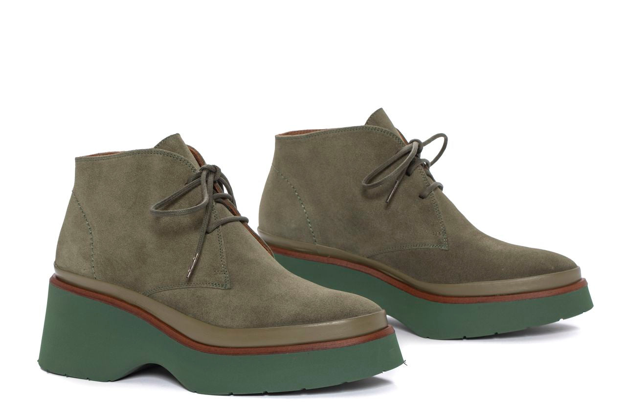 BOTIN PLATAFORMA RAQUEL VELOUR CEDRO