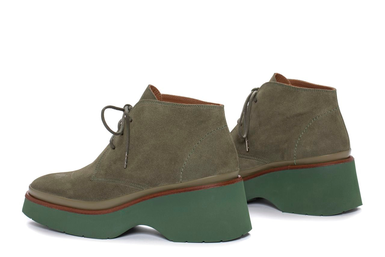 BOTIN PLATAFORMA RAQUEL VELOUR CEDRO