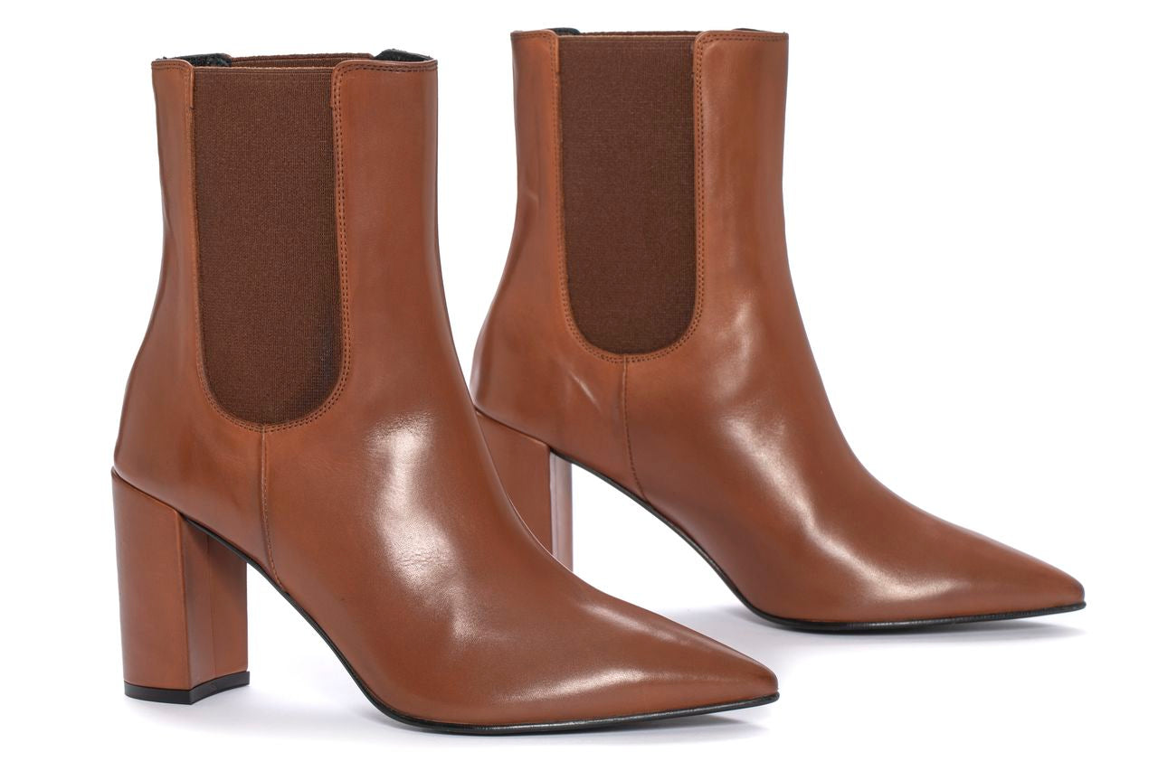 BOTIN TACON APRIL BABY CALF CUERO