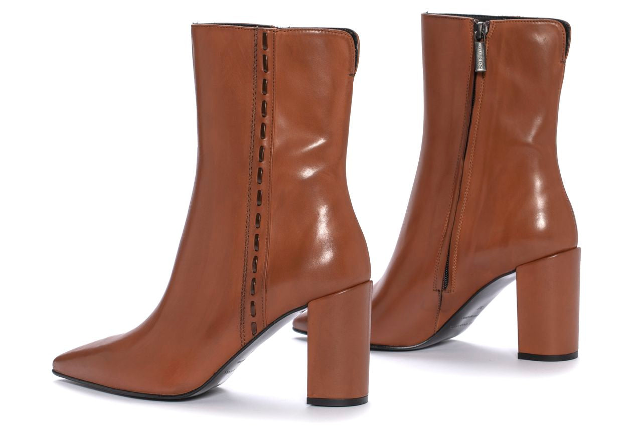 BOTIN TACON APRIL BABY CALF CUERO