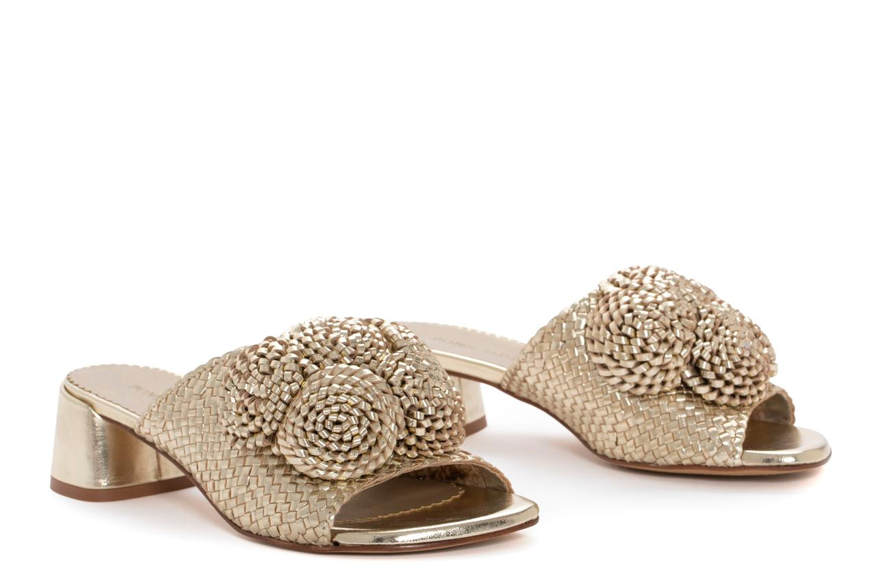 SANDALIA TACON INGRIT METAL PLATINO