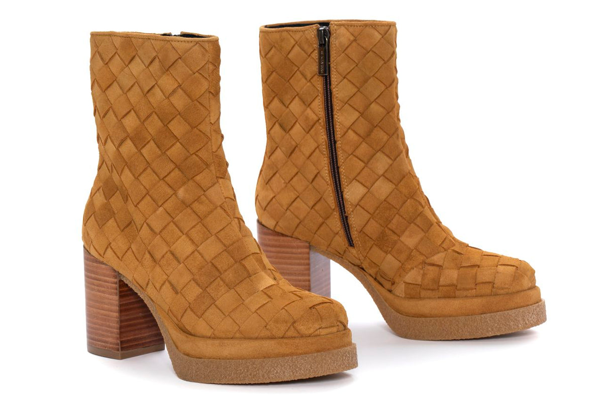 NAYLA 15 MM VELOUR SENAPE HEELED ANKLE BOOT