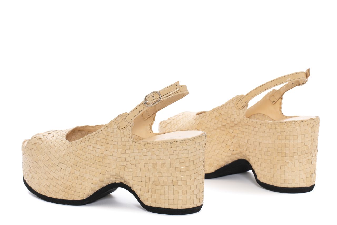 SANDALIA PLATAFORMA DELHI ARENA