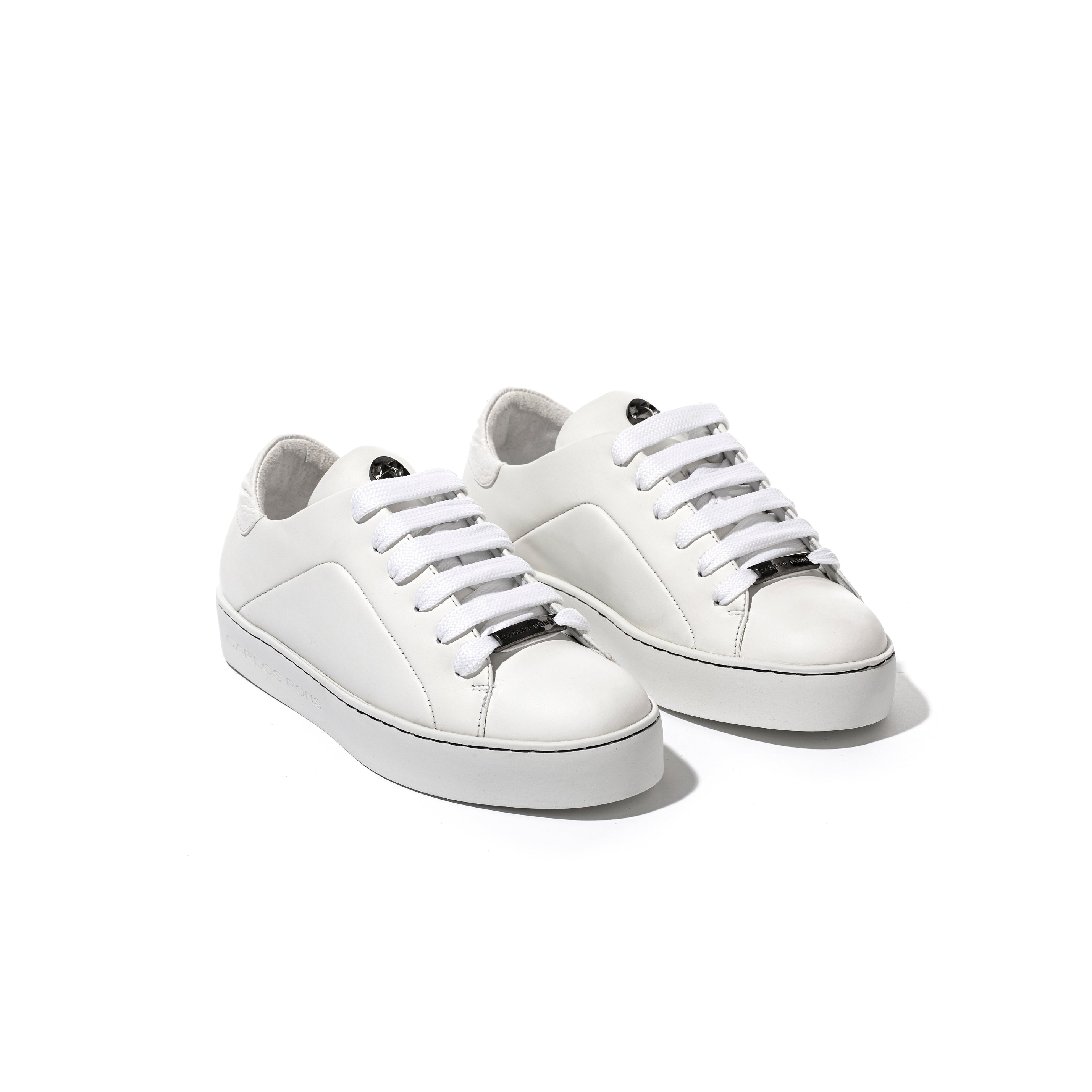 BASIC WHITE SNEAKERS