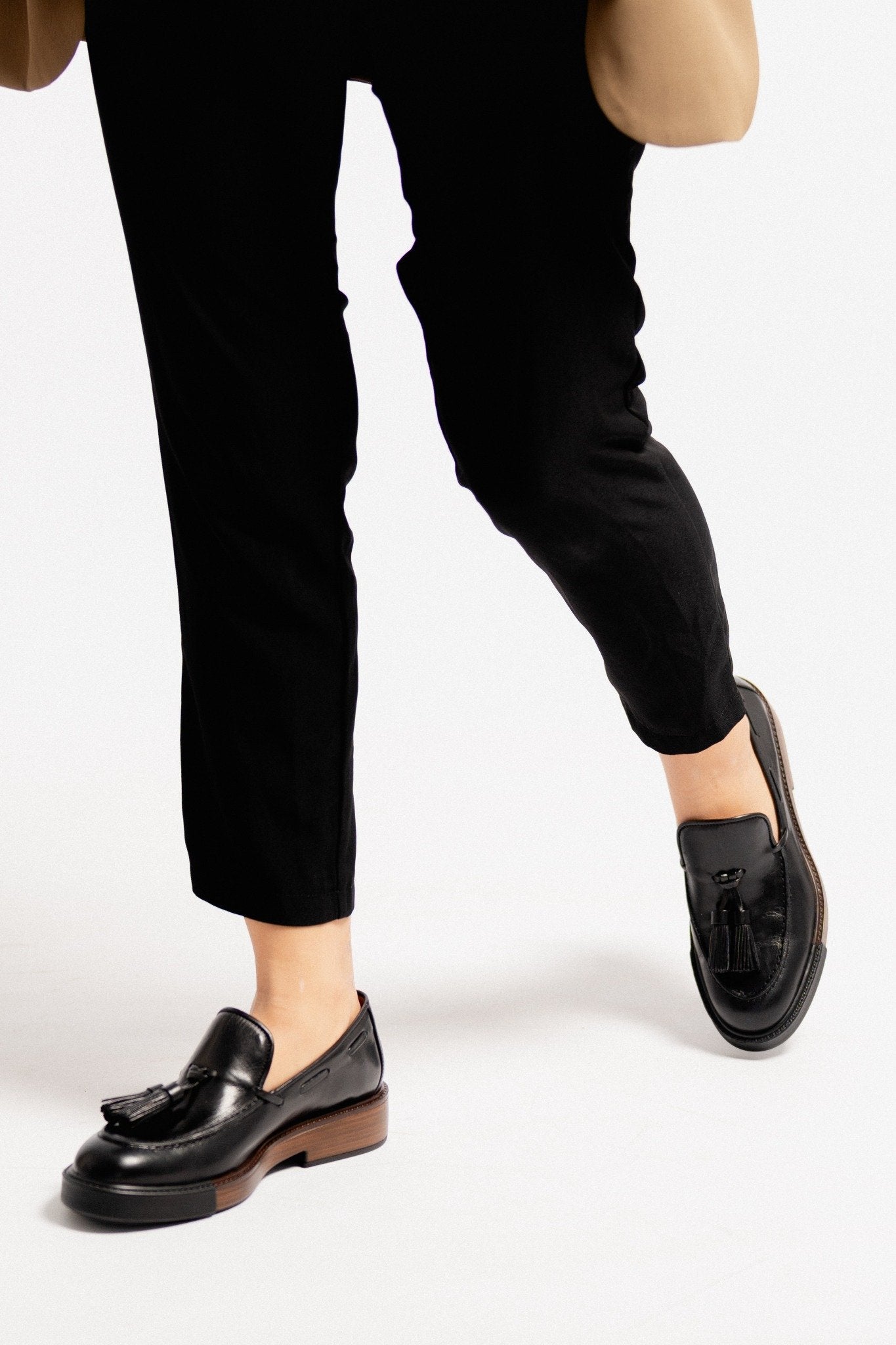 GIANNA VAQUETTA BLACK LOAFER