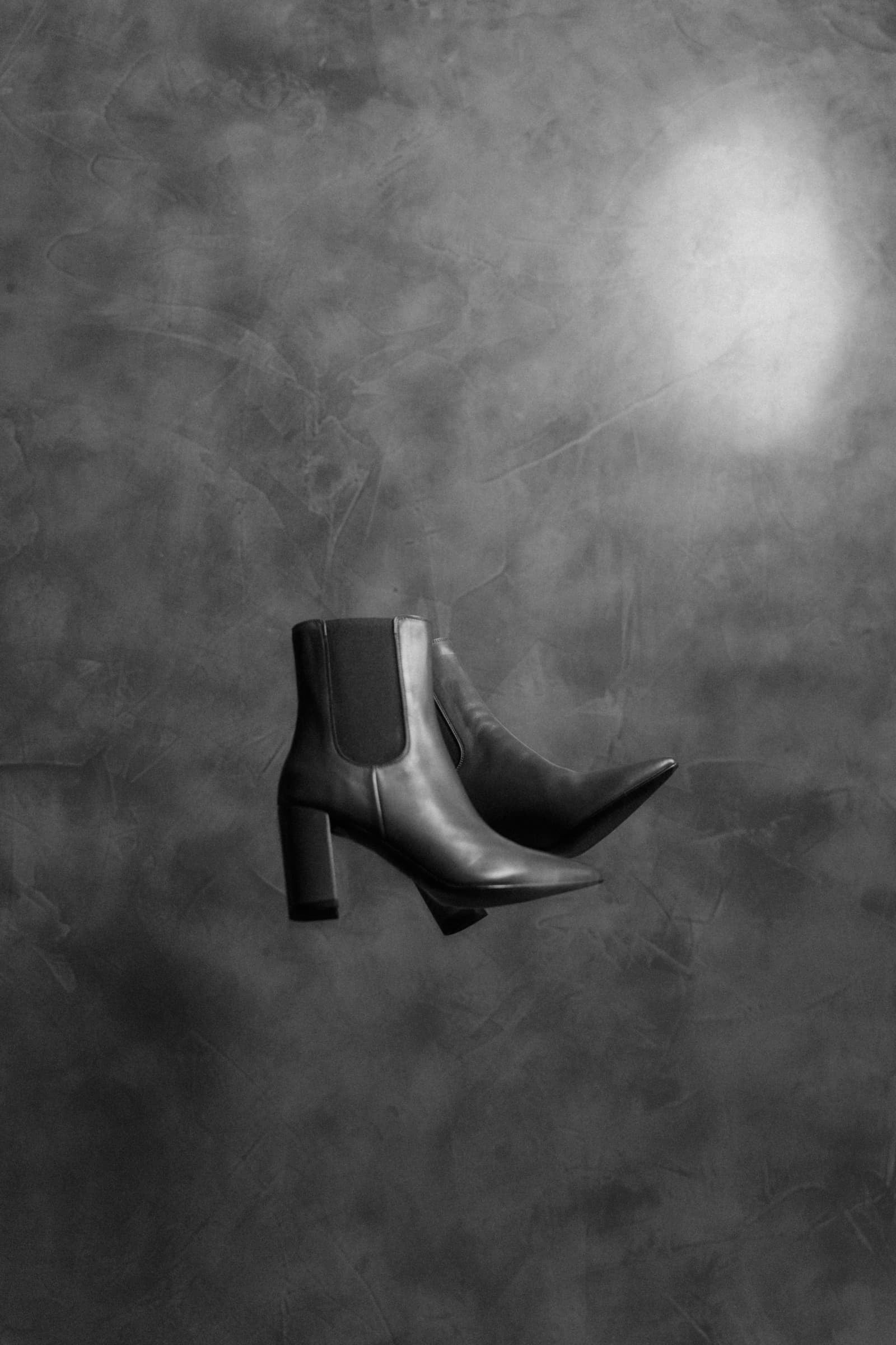 BOTIN TACON APRIL BABY CALF NEGRO