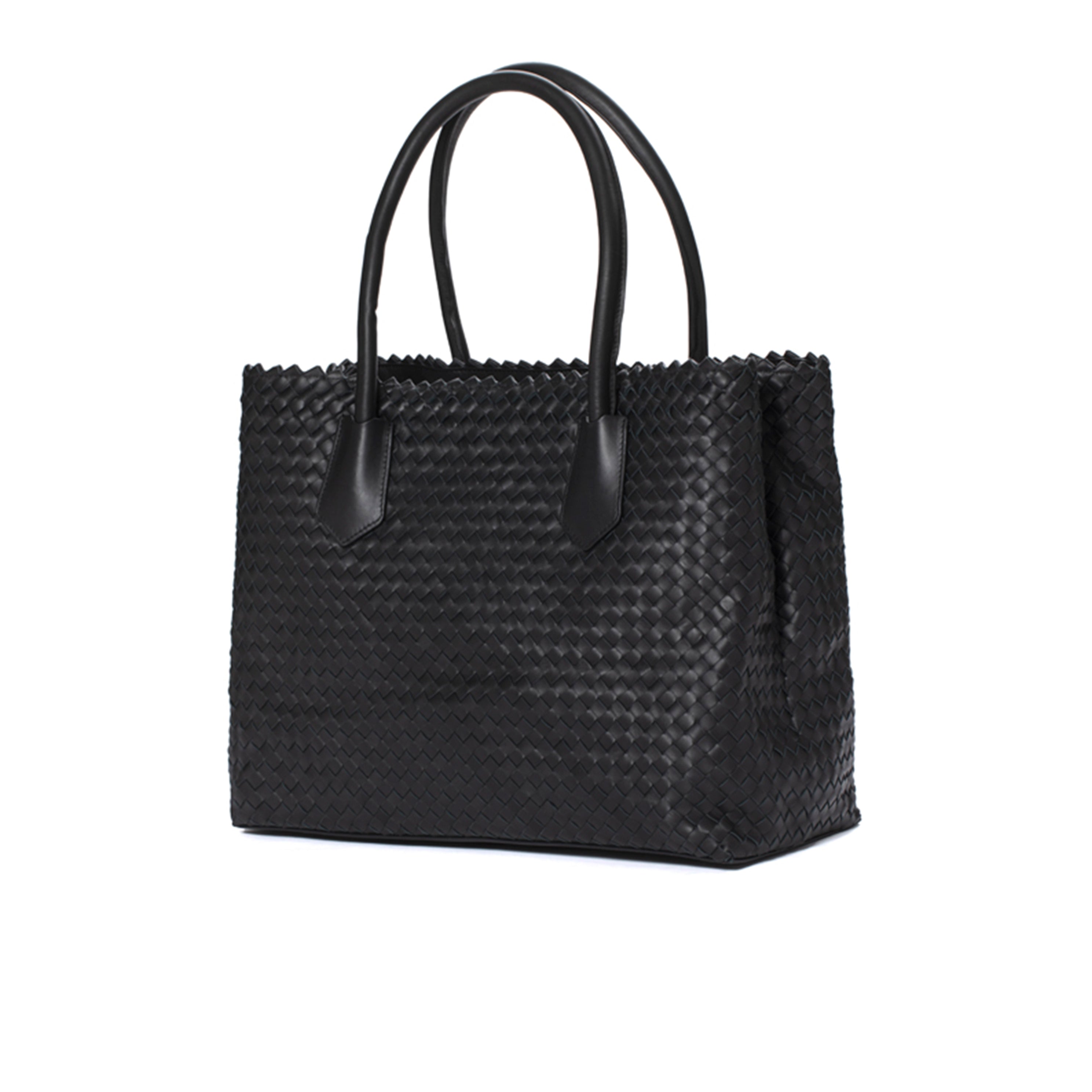 BOLSO DE MANO V142 TRENZADO NEGRO