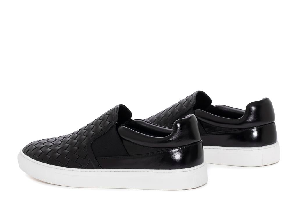 SPORTS SHOE M001 BLACK BRAIDED